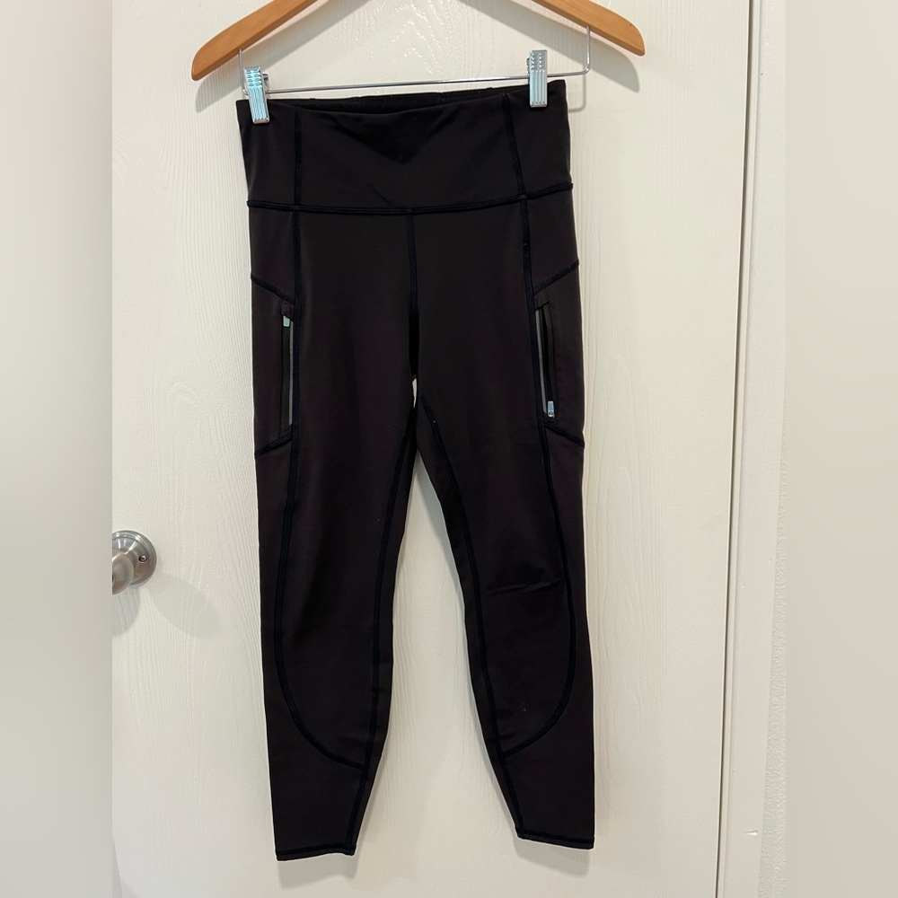 Athleta Black Trainier Tight Leggings